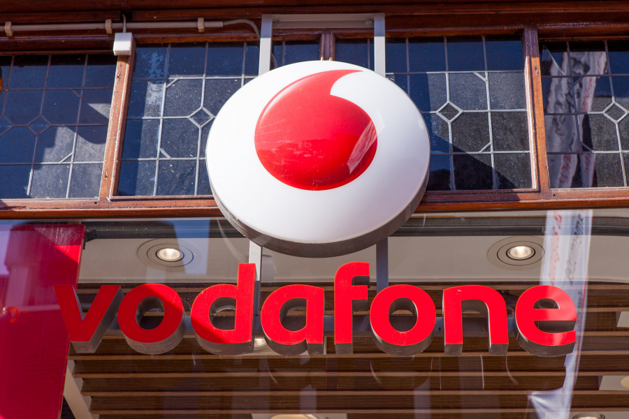 Η Etisalat Group εξαγόρασε σχεδόν το 10% της Vodafone Group Plc