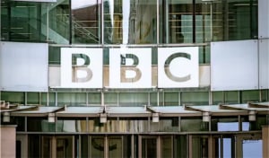 Βρετανία: Το BBC ζητάει από δικαστήριο των ΗΠΑ να απορρίψει την αγωγή για δυσφήμιση του Τραμπ