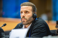 ΣΥΡΙΖΑ: Eκτός ευρωομάδας ο Νίκος Παππάς για επίθεση σε δημοσιογράφο