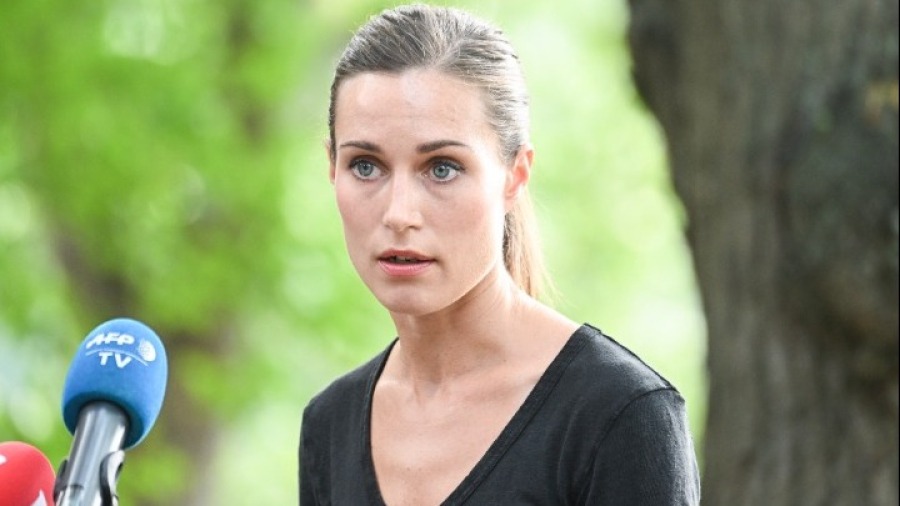 Φινλανδία: "Συγγνώμη" από τη Σάνα Μαρίν για μια φωτογραφία με... γυμνές influencers στην επίσημη κατοικία της