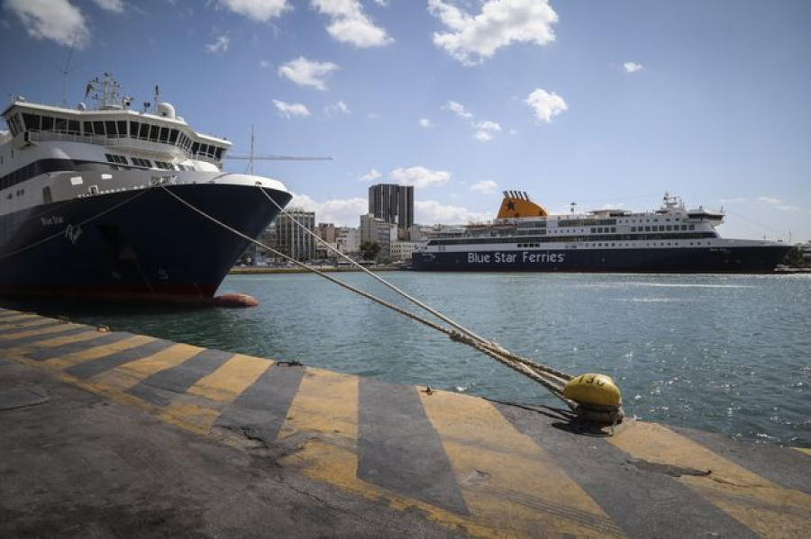 Απαγορευτικό απόπλου στα λιμάνια της Αττικής λόγω θυελλωδών ανέμων