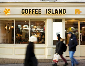 Coffee Island: Εγκαινίασε το πρώτο της κατάστημα στην Μονμάρτη