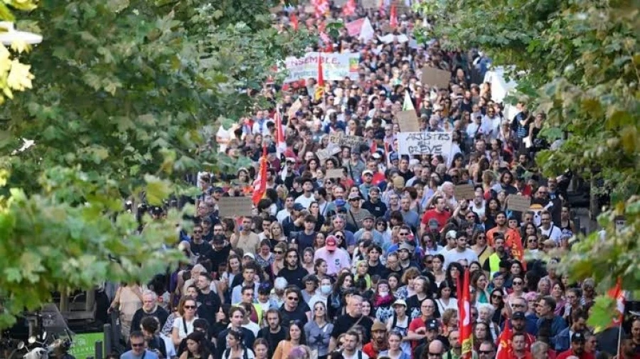 Ταραχές αμαύρωσαν τις διαδηλώσεις στη Γαλλία το Σάββατο