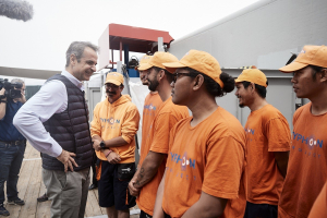 Μητσοτάκης: Επισκέφτηκε το πλοίο «Τυφώνας» του Ιδρύματος Αθανάσιος Κ. Λασκαρίδης (VID)