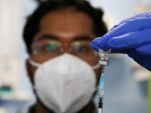 Αποτελεσματικά τα εμβόλια των Pfizer - AstraZeneca κατά την ινδικής μετάλλαξης