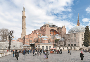Τουρκία: Επανέρχεται  το εισιτήριο εισόδου στην Αγία Σοφία για τους αλλοδαπούς τουρίστες