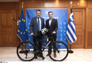 ΔΕΗ Διεθνής Ποδηλατικός Γύρος Ελλάδας 2024: Επισφραγίστηκε η συνεργασία Yπουργείου Αθλητισμού και Δήμου Αθηναίων
