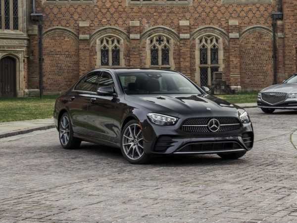 Mercedes-Benz E-Class &amp; EQE SUV: Κορυφαία βαθμολογία για συστήματα υποβοήθησης από τον Οργανισμό Euro NCAP