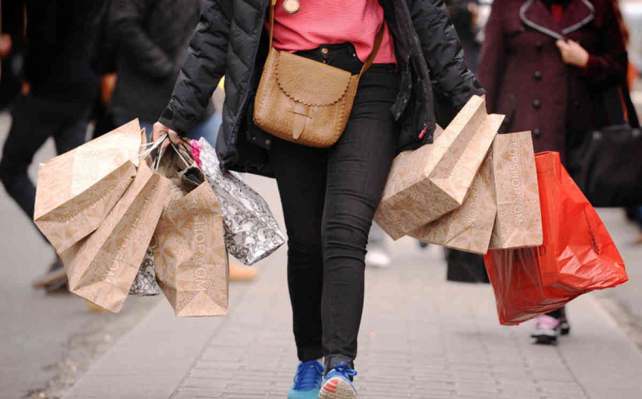 Ξεκινούν τη Δευτέρα (11/07) οι θερινές εκπτώσεις