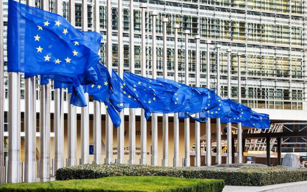 Κομισιόν: Οδηγία για δίκαιη φορολογία πολυεθνικών, βάσει της μεταρρύθμισης του ΟΟΣΑ