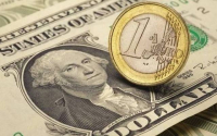 Το ευρώ ενισχύεται 0,24%, στα 1,0332 δολάρια
