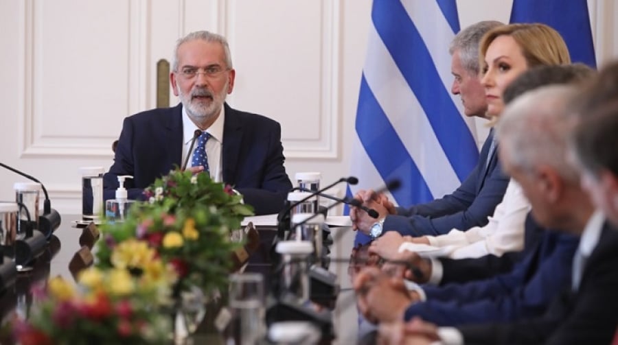 Σαρμάς στο υπουργικό συμβούλιο: Να είμαστε ουδέτεροι, αμερόληπτοι και αντικειμενικοί