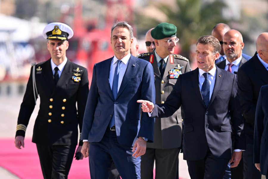 Στη φρεγάτα «Κίμων» ο πρωθυπουργός με τον Εμανουέλ Μακρόν
