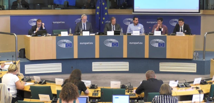 "Αδειάζει" τον Παπαδημούλη ο πρόεδρος της Επιτροπής PEGA για τις παρακολουθήσεις