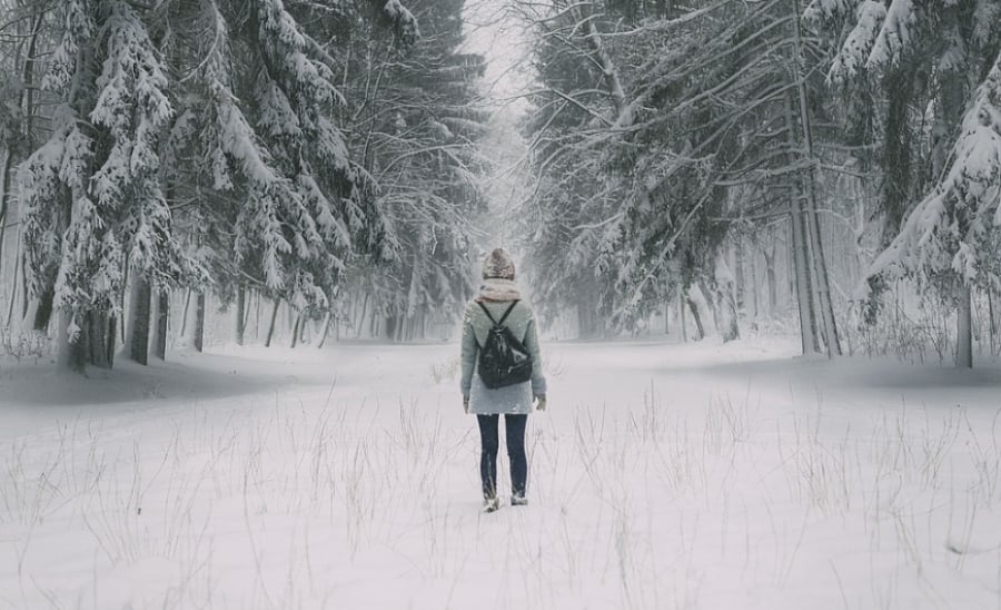 Καιρός: Τοπικές και παροδικές χιονοπτώσεις αύριο ακόμα και σε πεδινά τμήματα