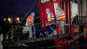 Σαράντα πέντε νεκροί και ογδόντα διασωθέντες, ο προσωρινός απολογισμός του ναυαγίου στην Καλαβρία