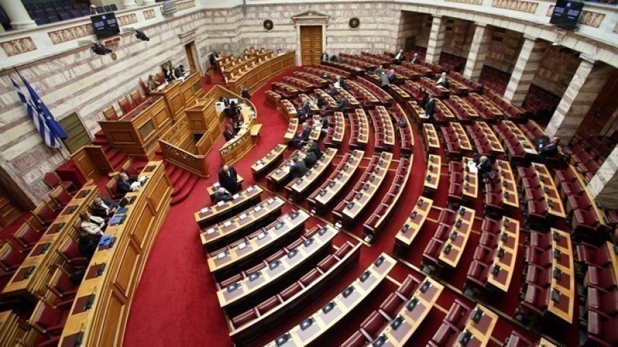 Βουλή: Πυρά της αντιπολίτευσης κατά της κυβέρνησης για τη διαχείριση της πανδημίας