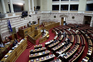 Βουλή - ΛΑΡΚΟ: Προσχεδιασμένο έγκλημα του Μεγάρου Μαξίμου, καταγγέλλει η αντιπολίτευση
