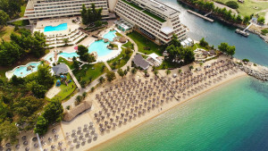 Porto Carras: Άνοιξε 1η Ιουνίου τις πόρτες του με ανακαινισμένους χώρους (vid)