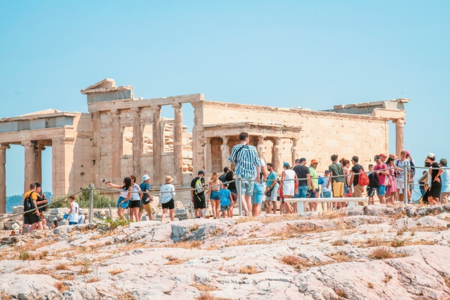 Αύξηση 13% στα άτομα που πραγματοποίησαν τουλάχιστον ένα ταξίδι το 2021 σε σύγκριση με το 2020