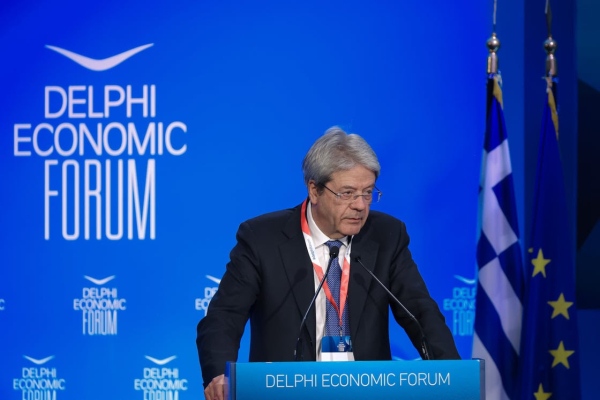 Τζεντιλόνι: Να υπάρξει διάδοχο σχήμα μετά το Ταμείο Ανάκαμψης - Εύσημα για την επιτυχία της Ελλάδας