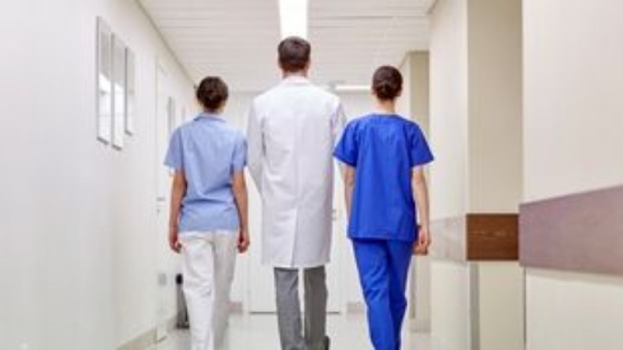 Νέο οικονομικό κίνητρο για νέους γιατρούς - Σημαντική ενίσχυση κρίσιμων ειδικοτήτων του ΕΣΥ