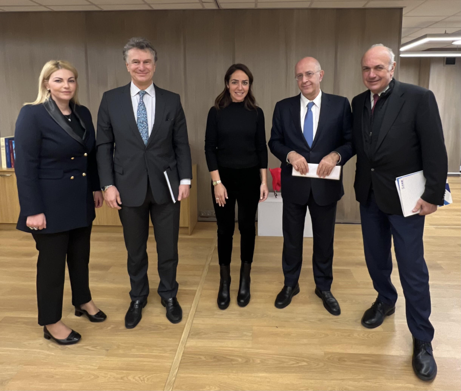 Συνάντηση υπουργού Εργασίας με το Προεδρείο του ΣΕΒ