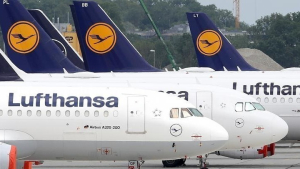 Γερμανία: Απεργίες αεροσυνοδών καθηλώνουν τη Lufthansa ,Τρίτη και Τετάρτη