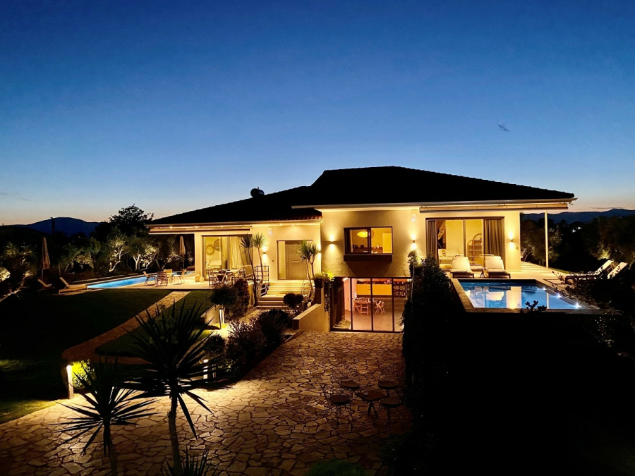 Νέες πολυτελείς βίλες από τα Aria Hotels στην Καλαμάτα