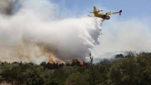 Kεφαλονιά: Σε πλήρη εξέλιξη η πυρκαγιά στο Καραβάδο