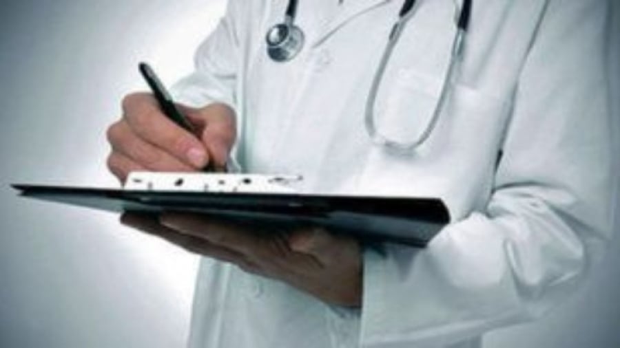 Υπ.Υγείας: Κίνητρα σε παθολόγους, πνευμονολόγους για εφημερίες σε άλλα νοσοκομεία