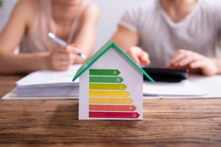 «Εξοικονομώ - Ανακαινίζω για Νέους»: Από σήμερα οι αιτήσεις - Προϋποθέσεις ένταξης και ποσά