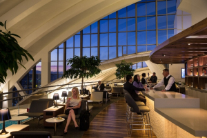 Το lounge της Star Alliance στο LA, κορυφαιο lounge αεροδρομίου της Β. Αμερικής στα World Travel Awards 2023