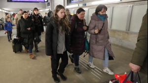 Εισβολή στην Ουκρανία: Οι άμαχοι μπορούν να εγκαταλείψουν "ελεύθερα" το Κίεβο, λέει ο ρωσικός στρατός