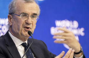 Βιλερουά ντε Γκαλό: Η ΕΚΤ δεν προβλέπει «ύφεση» στην ευρωζώνη