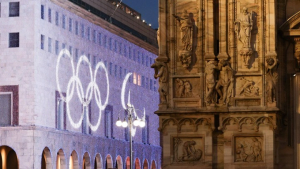 Χειμερινοί Ολυμπιακοί Αγώνες-Μιλάνο-Κορτίνα: Ο φόρος τιμής στον Τζιόρτζιο Αρμάνι και οι διαδηλώσεις