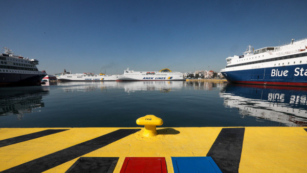 Κόντρα ακτοπλόων - ναυτεργατών για την αυριανή απεργία