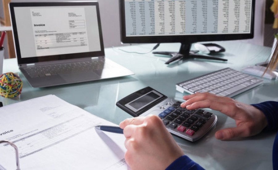 Υποχρεωτική ηλεκτρονική τιμολόγηση: Τι αλλάζει για επιχειρήσεις και ελεύθερους επαγγελματίες
