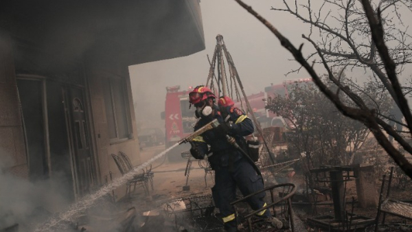 Μάχη με τις φλόγες σε Φυλή και Ασπρόπυργο - Κυκλοφοριακές ρυθμίσεις - Οι εξελίξεις στα μέτωπα