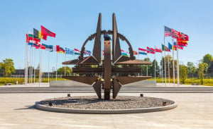 Ενδεχόμενη σύνοδος αρχηγών του ΝΑΤΟ την επόμενη εβδομάδα στις Βρυξέλλες και ταξίδι του Μπάιντεν στην Ευρώπη, με φόντο το ουκρανικό