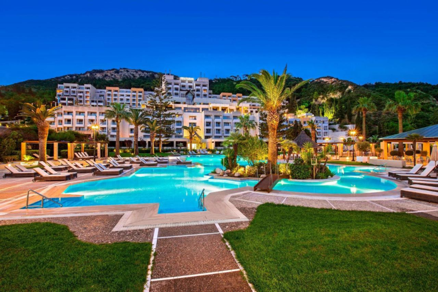 ΛΑΜΨΑ Α.Ε.: Τι σηματοδοτεί η πώληση του Sheraton της Ρόδου