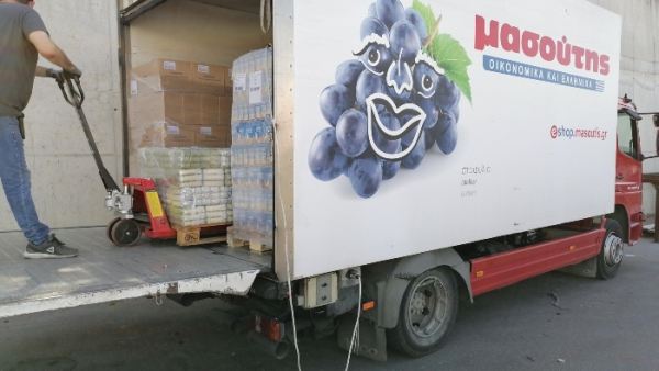 Μασούτης Α.Ε.: Δίπλα στους πυροσβέστες και τους εθελοντές