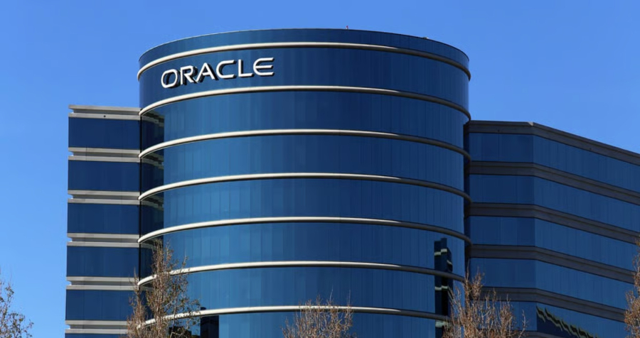 Oracle: Αντλεί έως και 50 δισ. το 2026 για την ανάπτυξη του cloud