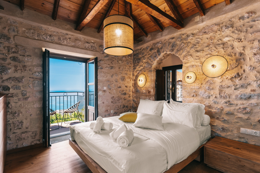 Τα Aria Hotels αποκτούν έναν ακόμα παραδοσιακό πύργο στη Μάνη