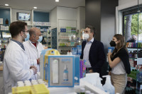 Φαρμακείο στην Καλλιθέα επισκέφθηκε ο Κ. Μητσοτάκης