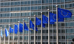 ΕΕ: Βοήθεια προς τα Τίρανα ύψους 90 εκατ. ευρώ για την αντιμετώπιση της πανδημίας