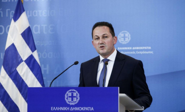 Πέτσας: Υποχωρεί η πανδημία και επιστρέφει η αισιοδοξία