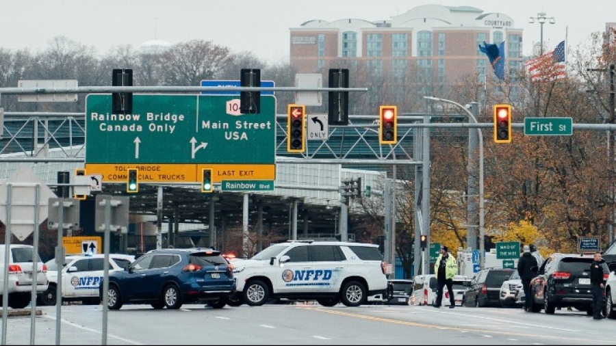 Έκρηξη αυτοκινήτου στη γέφυρα Ρέινμποου στα σύνορα ΗΠΑ - Καναδά
