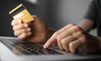 «Έκρηξη» της απάτης στις ηλεκτρονικές συναλλαγές - «Συναγερμός» στις τράπεζες