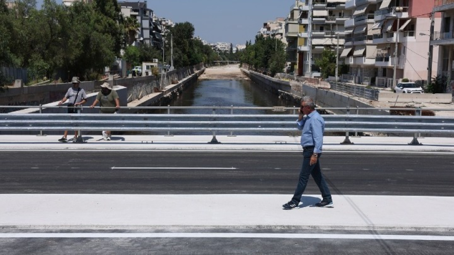 Στην κυκλοφορία η νέα οδική γέφυρα στη Λεωφόρο Εθνάρχου Μακαρίου, στο ύψος του Ιλισσού ποταμού